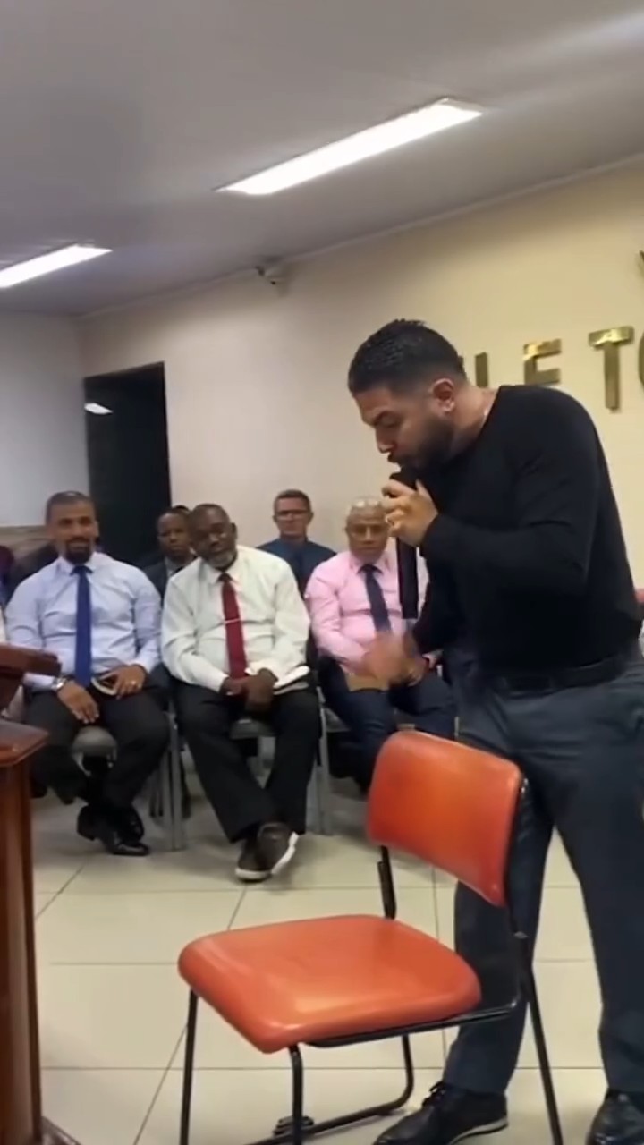 Cadeira nunca foi unção #pregador #pastor #uncao #palavra #hosty #hostyshop #rodrigo santanna