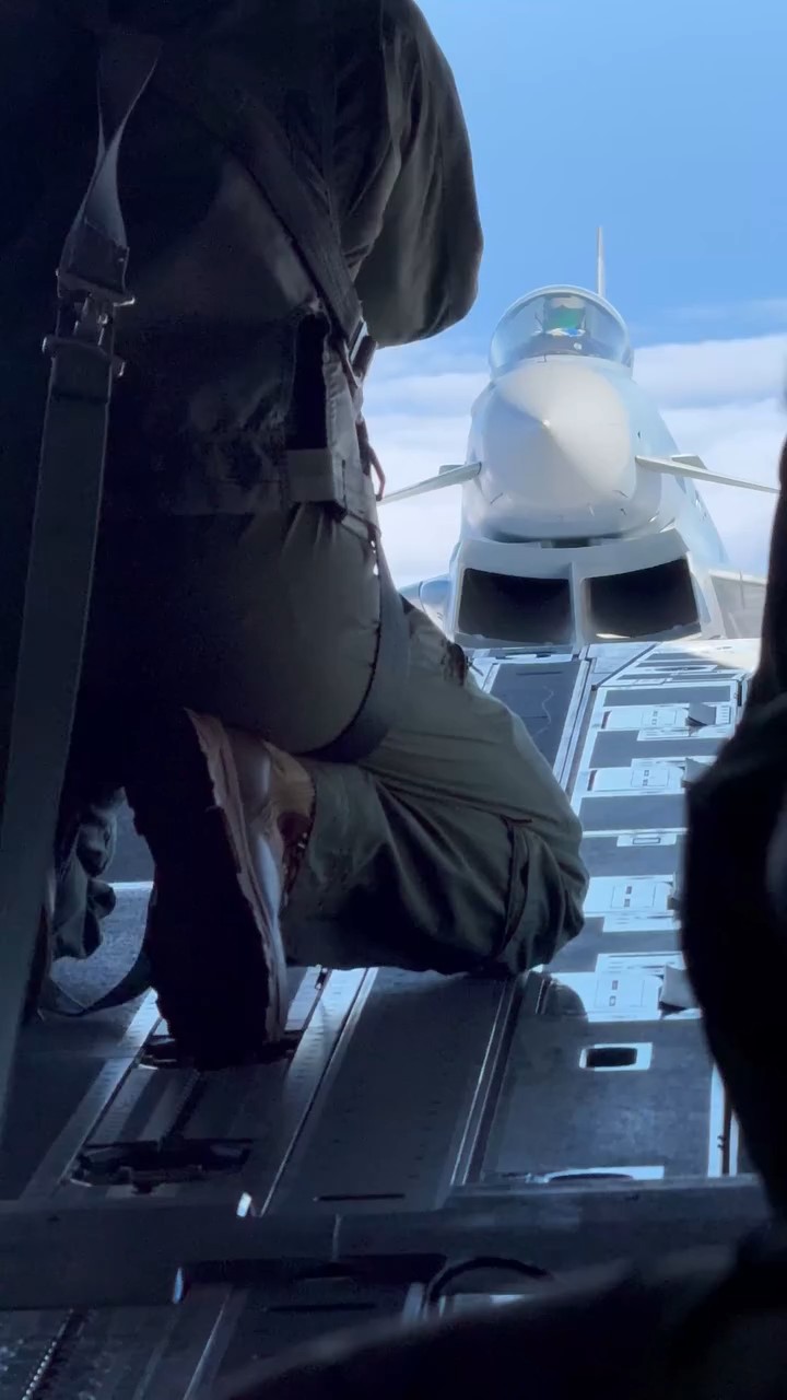 EPIC CLOSE-UP! Fast Jets From A400M | Caças de Perto | طائرات مقاتلة من طائرة A400M - hostyshop hosty